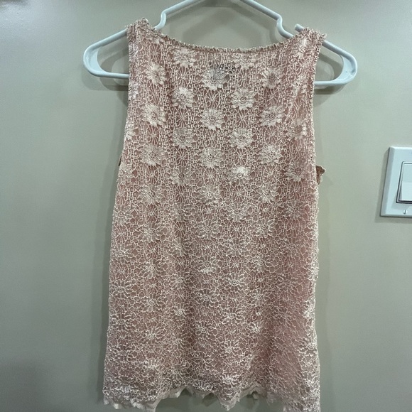 Pale pink lace tank top - Picture 3 of 4